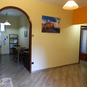  Apartment La Casetta Arancione Nell'aeroporto Di